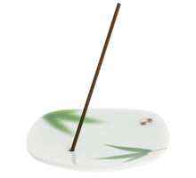 Lade das Bild in den Galerie-Viewer, Yume No Yume Japanischer Räucherstäbchenhalter Keramik - Bambus Blätter
