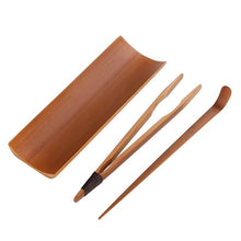 Lade das Bild in den Galerie-Viewer, Bambus Tea Tool - Set &#39;Zhuzi&#39;, 3-teilig: Präsentationsschale, Zange und Löffel
