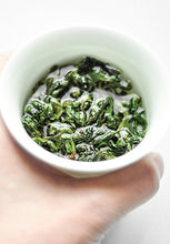Lade das Bild in den Galerie-Viewer, Grüner Tee PiLoChun Deerland Green Tea, Taiwan 50g
