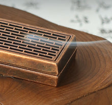 Lade das Bild in den Galerie-Viewer, Räucherstäbchenhalter Box Holz mit Glückswolke Symbol
