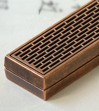 Lade das Bild in den Galerie-Viewer, Räucherstäbchenhalter Box Holz mit Glückswolke Symbol
