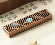 Lade das Bild in den Galerie-Viewer, Räucherstäbchenhalter Box Holz mit Glückswolke Symbol
