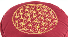 Lade das Bild in den Galerie-Viewer, Blume des Lebens Meditationskissen rot mit Buchweizen gefüllt 30 x 15 cm
